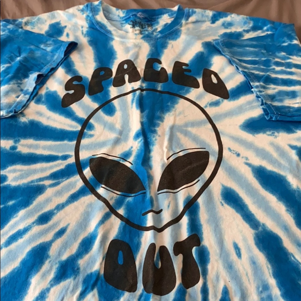 blue tie dye shirt sleeve alien shirt